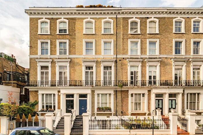 2 Bedroom Flat For Sale In Cathcart Road, London, SW10