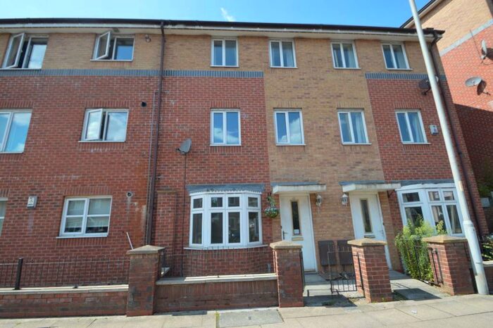 4 Bedroom House To Rent In Chorlton Road, M15