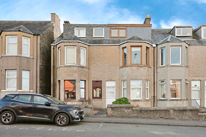 2 Bedroom Maisonette For Sale In Townhill Road, Dunfermline, Fife, KY12