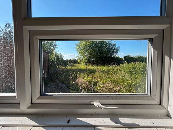 2 Bedroom Bungalow For Sale In Westfield Avenue, Deanshanger, Milton Keynes, MK19