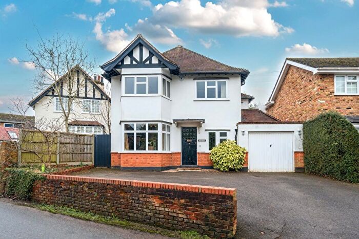 4 Bedroom Detached House For Sale In Bull Lane, Chalfont St. Peter, Gerrards Cross, SL9