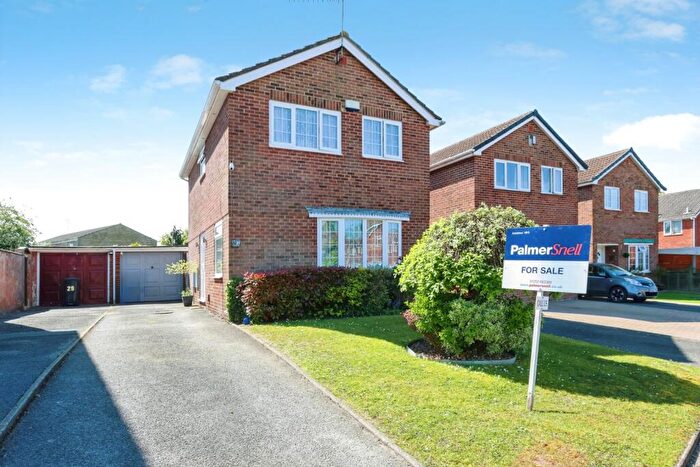 3 Bedroom Detached House For Sale In Pimpern Close, Poole, Dorset, BH17