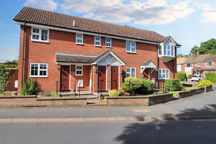 1 Bedroom Flat For Sale In Earl Howe Road, Holmer Green, HP15