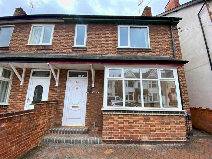 2 Bedroom Maisonette To Rent In Alexander Road, Acocks Green, Birmingham, B27