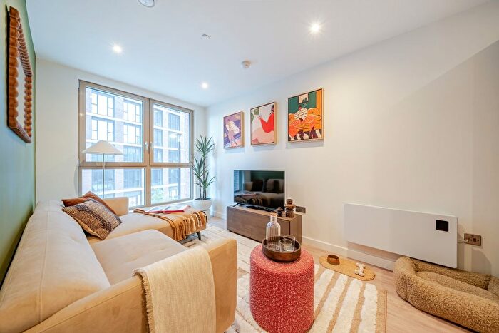 1 Bedroom Flat To Rent In Uncle Leeds, Whitehall Leeds, LS12