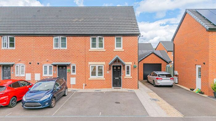 3 Bedroom Terraced House For Sale In Hoelion Grove, Rogerstone, NP10