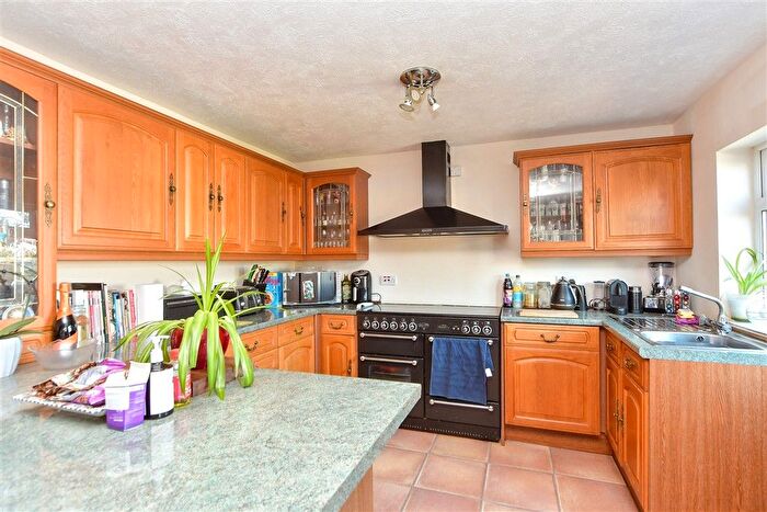 3 Bedroom Detached House For Sale In Queenborough Road, Minster On Sea, Sheerness, Kent, ME12