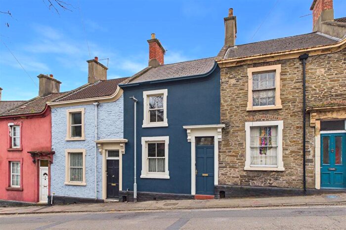 3 Bedroom Terraced House For Sale In Almost Immediate To Clevedon Town Centre, BS21