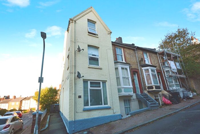 4 Bedroom End Terrace House For Sale In Artillery Road, Ramsgate, Kent, CT11