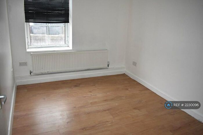 3 Bedroom Flat To Rent In Twyford House, London, N5