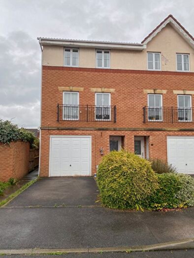4 Bedroom Town House To Rent In Topliff Road, Beeston, Nottingham, NG9
