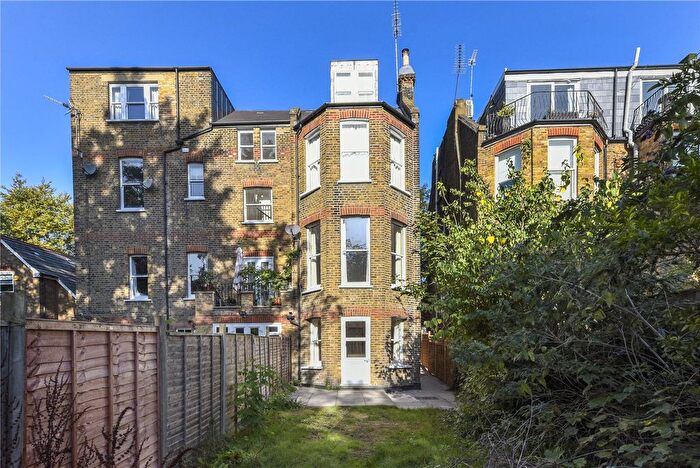 3 Bedroom Flat To Rent In Christchurch Avenue, London, NW6