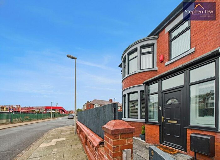 3 Bedroom Terraced House For Sale In Ventnor Road, Blackpool, FY4