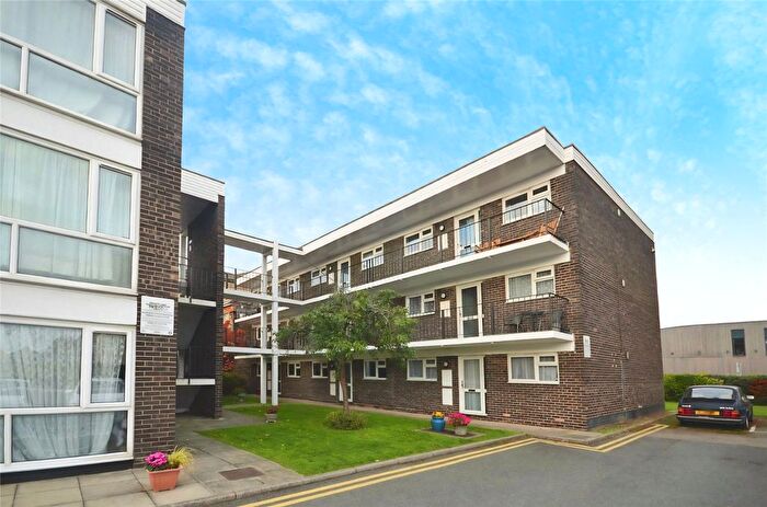 2 Bedroom Flat To Rent In Burwood Court, Golday Avenue, Chelmsford, CM2