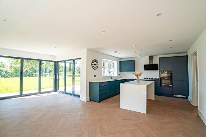 4 Bedroom Detached House For Sale In Main Road, Westfield, Hastings, TN35