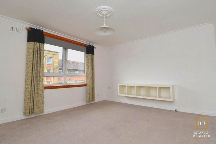 2 Bedroom Flat To Rent In Cathcart Street, Inverclyde, Greenock, PA15