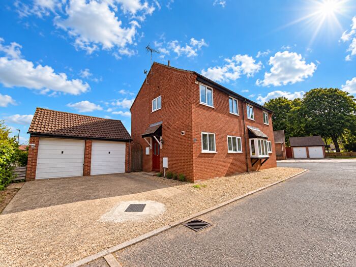 3 Bedroom Semi-Detached House For Sale In Sellers Grange, Orton Goldhay, Peterborough, PE2