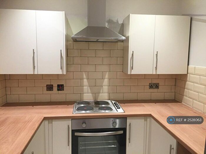 4 Bedroom Terraced House To Rent In Hunter Road, Southsea, PO4
