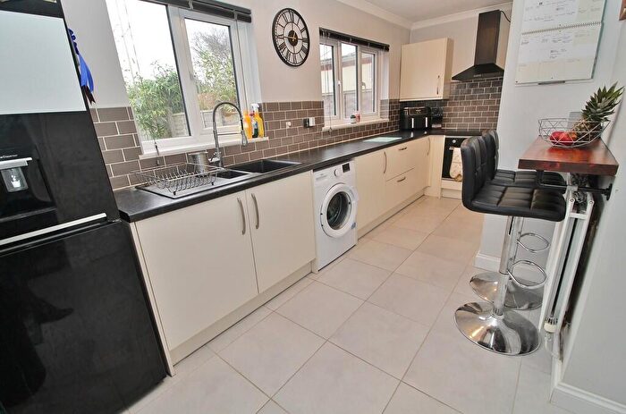 2 Bedroom End Of Terrace House For Sale In Wellow Close, Bedhampton, PO9