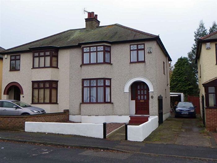 3 Bedroom Semi-Detached House To Rent In Mitchell Avenue, Northfleet, Gravesend, DA11