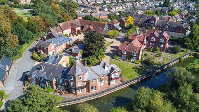 3 Bedroom Terraced House For Sale In The Brookmill, Reading, Berkshire, RG1