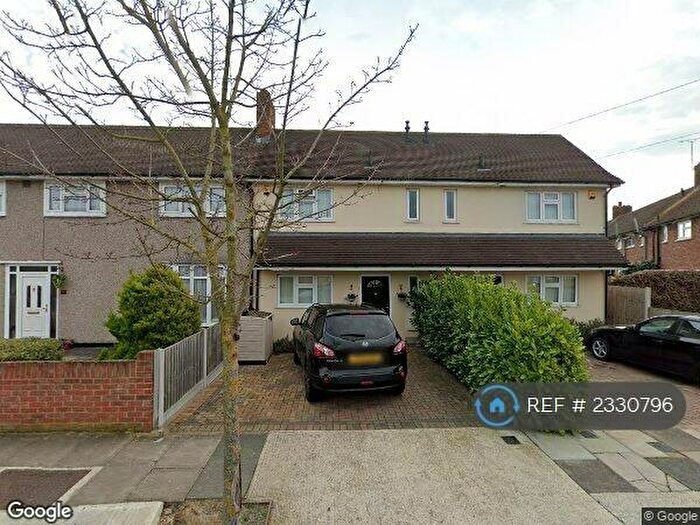 3 Bedroom Terraced House To Rent In Rodney Way, Romford, RM7