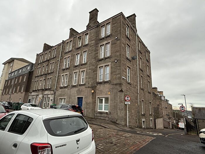 2 Bedroom Flat To Rent In E, Ann Street, Dundee, DD3