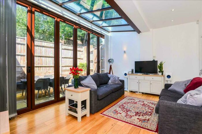 3 Bedroom House To Rent In Paragon Place, London, SE3