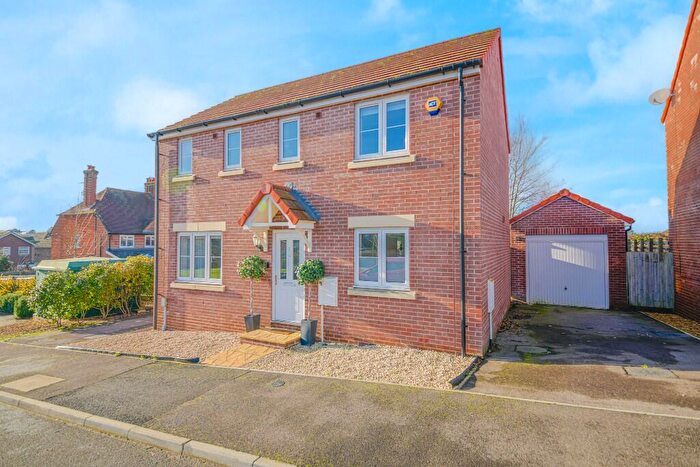 3 Bedroom Detached House For Sale In Goater Way, Fair Oak, SO50