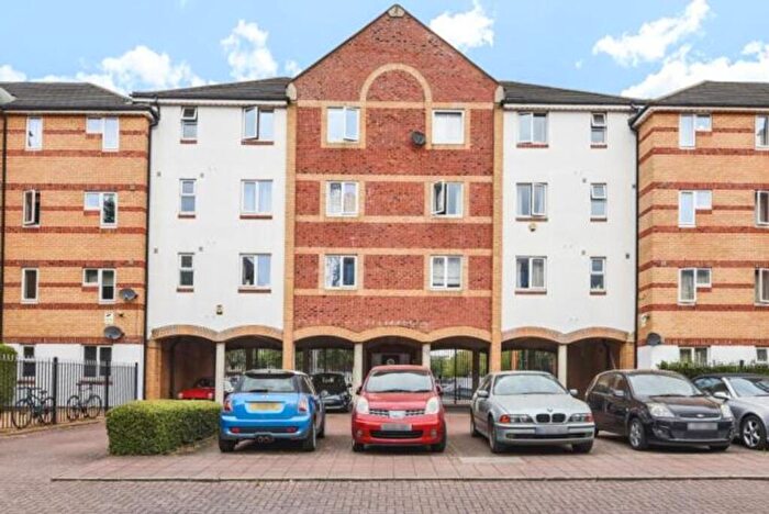 2 Bedroom Apartment To Rent In Dunnage Crescent, Surrey Quays, SE16