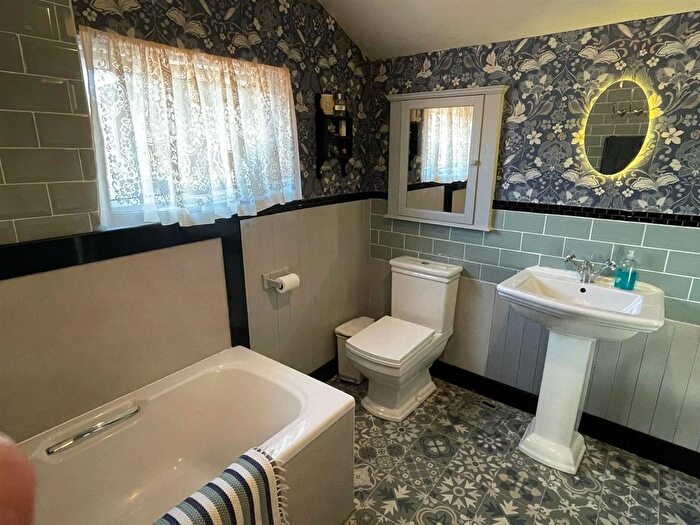 3 Bedroom End Of Terrace House For Sale In Eton Road, Burnham-On-Sea, TA8