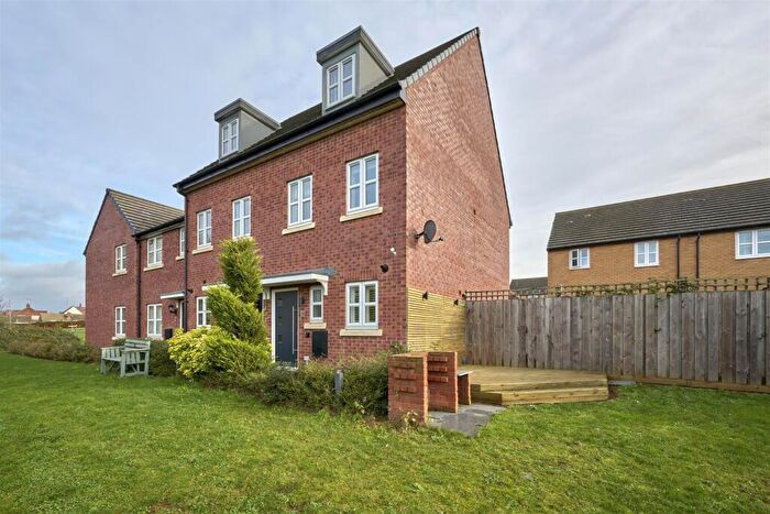 3 Bedroom House To Rent In Blackberry Close, Higham Ferrers, Rushden, NN10