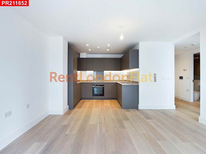 1 Bedroom Flat To Rent In Barley Lane, Stratford, – Bedroom Flat, E15