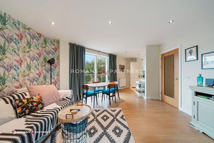2 Bedroom Flat For Sale In Maple Court, Elephant Amp; Castle, SE17