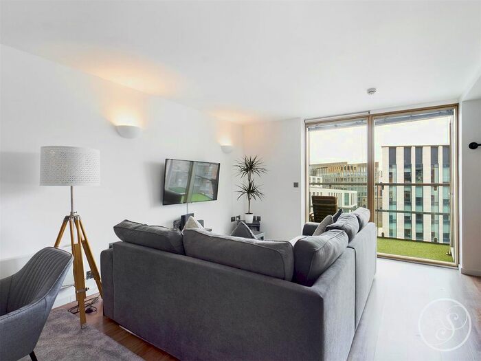 2 Bedroom Flat To Rent In West Point, Wellington Street, Leeds, LS1