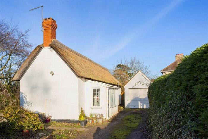 2 Bedroom Bungalow For Sale In Alford, Castle Cary, BA7