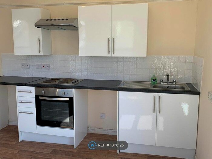 1 Bedroom Flat To Rent In Exmoor House, Ilfracombe EX34