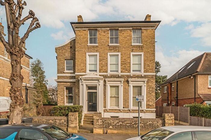 2 Bedroom Flat To Rent In Catherine Road, Surbiton, KT6