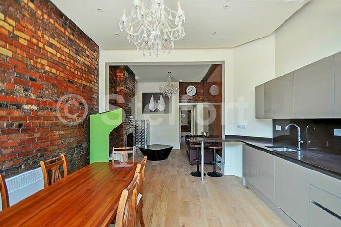 2 Bedroom Apartment To Rent In Archway Road, London, N19