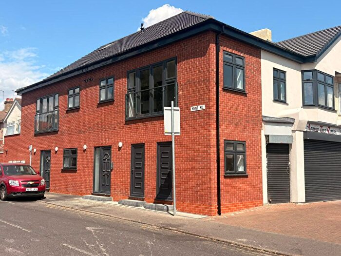 2 Bedroom Flat To Rent In Reede Road, Dagenham, Barking And Dagenham, RM10