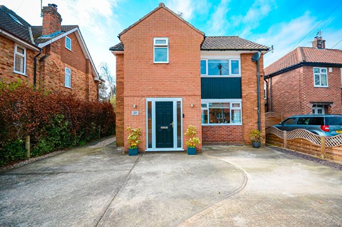 3 Bedroom Detached House For Sale In Woodlands Grove, York, YO31