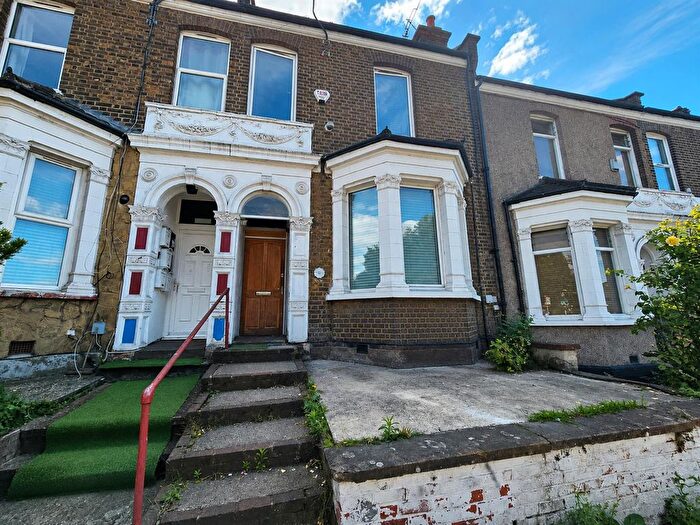 Studio To Rent In Plumstead High Street, London, SE18