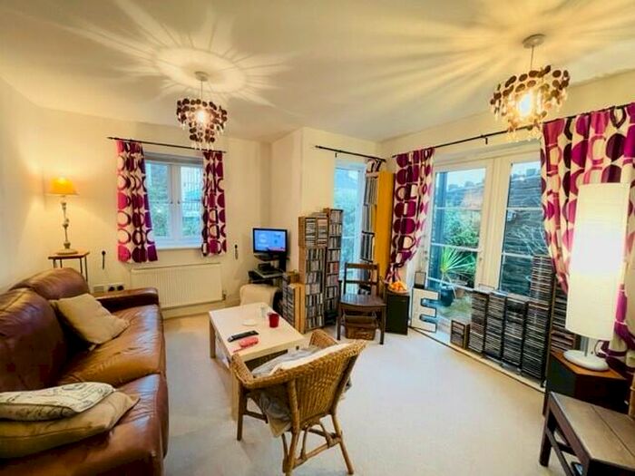 2 Bedroom Apartment To Rent In West Hill, Portishead, BS20