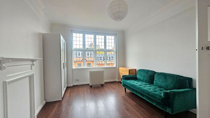 2 Bedroom Flat To Rent In Marylebone High Street, London, W1U