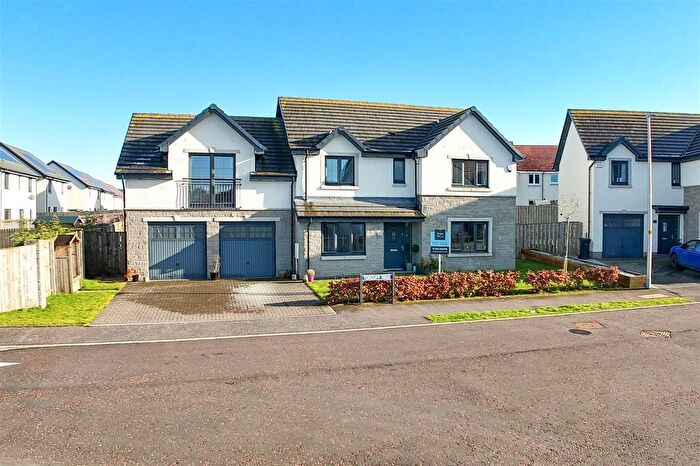 5 Bedroom Detached House For Sale In Torduff Walk, Livingston, EH54