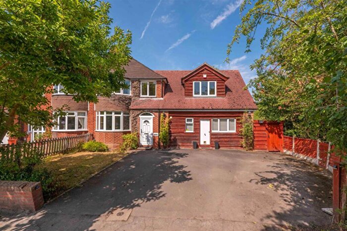 3 Bedroom Semi Detached House For Sale In Kingswood Close, Lapworth, B94