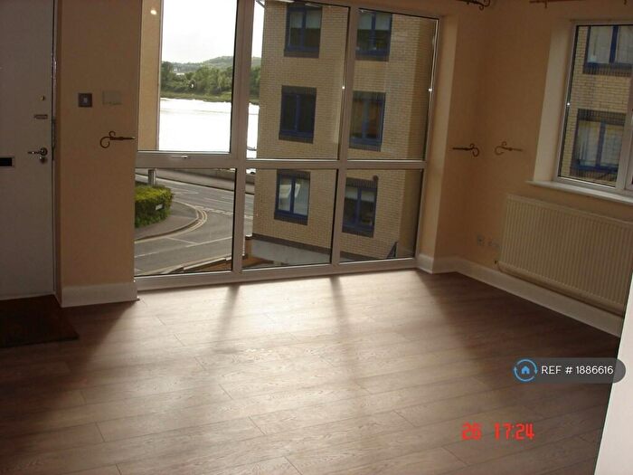 2 Bedroom Flat To Rent In Valetta Way, Rochester, ME1