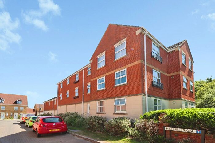 2 Bedroom Flat For Sale In Hallen Close, Emersons Green, Bristol, BS16