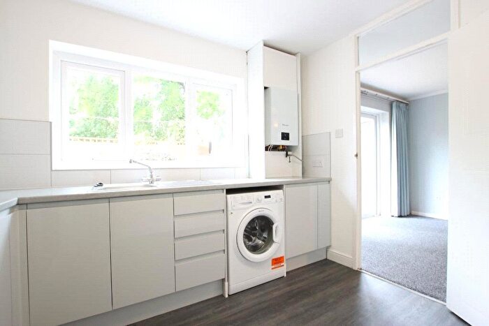 2 Bedroom Bungalow To Rent In Watergate Way, Woolton, Liverpool, Merseyside, L25