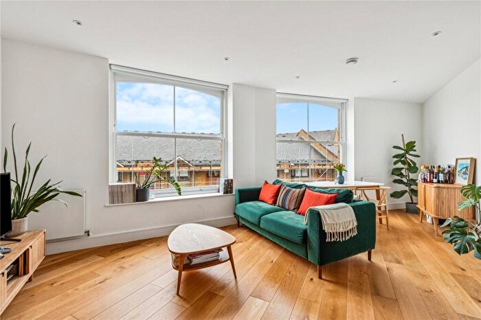 1 Bedroom Apartment For Sale In Stamford Road, London, N1